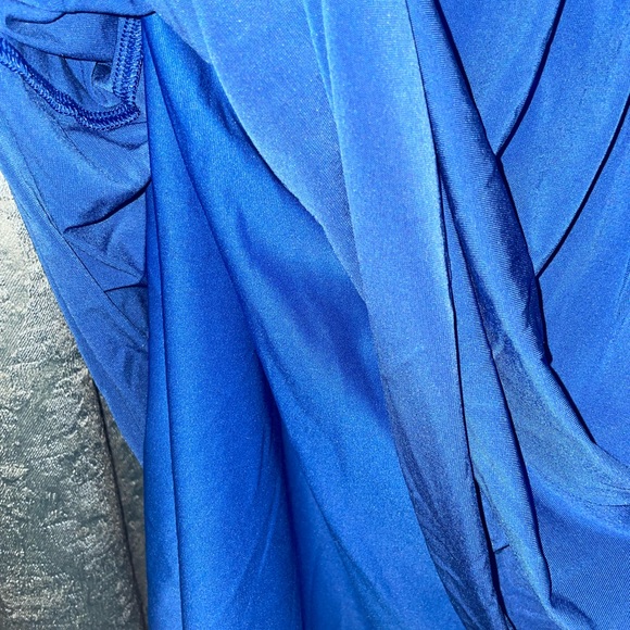 Blue BCBG halter top - Picture 3 of 5